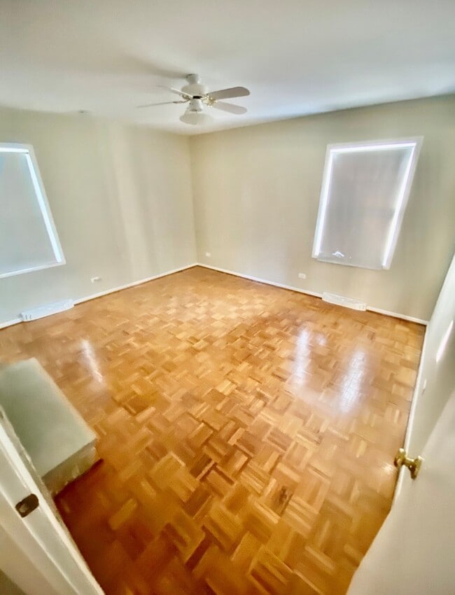 Building Photo - 1119 Crest Ln