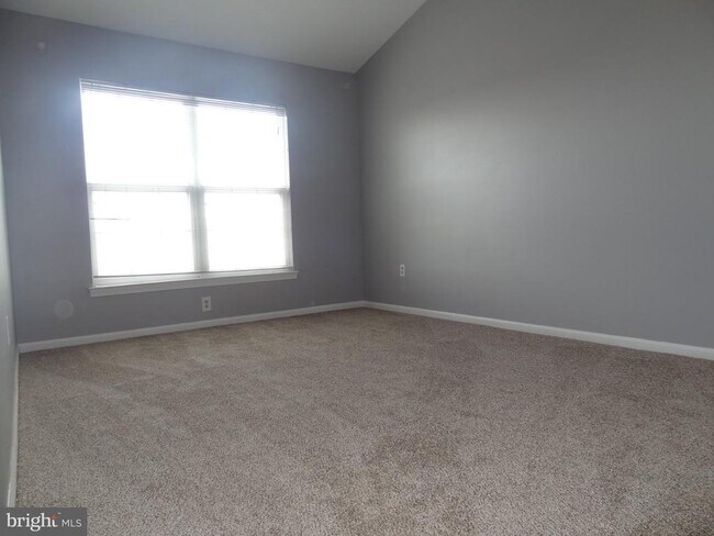 Building Photo - 836 Knob Ct