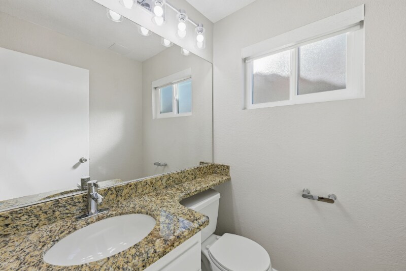 Building Photo - 1727 Avenida Alta Mira