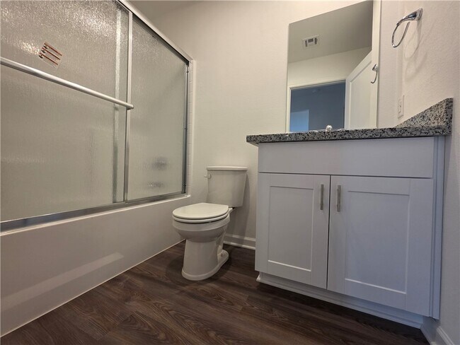 Building Photo - 2560 View Way