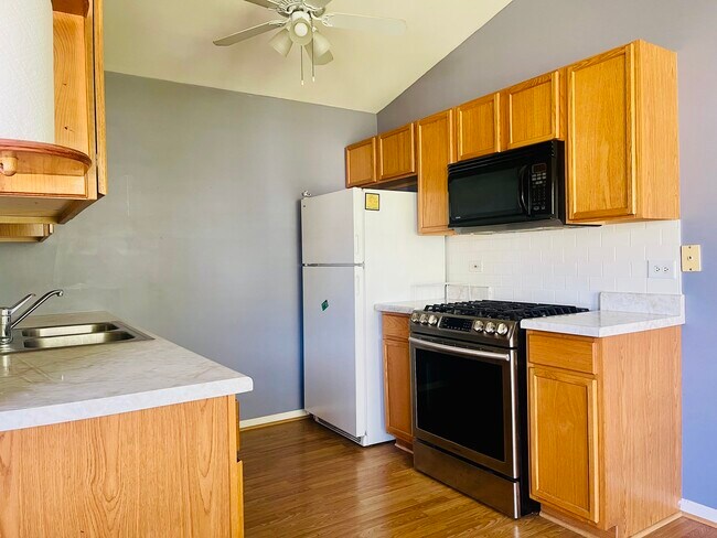 Building Photo - 1248 N Red Oak Cir