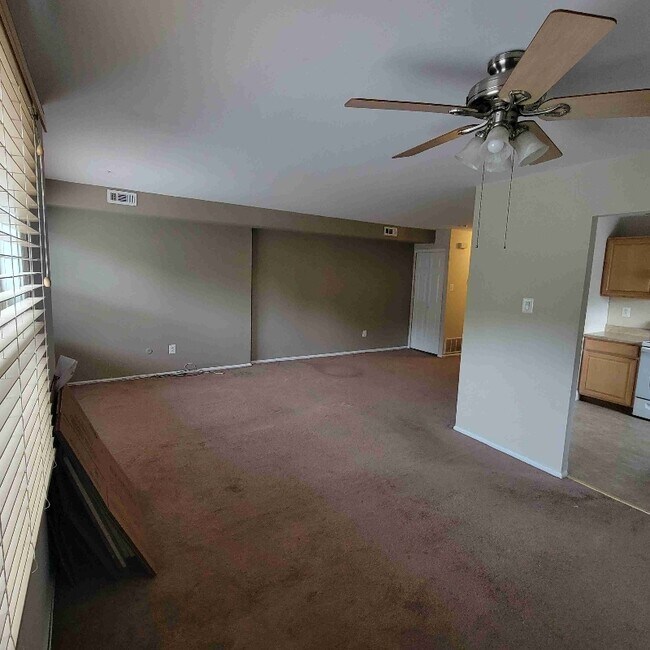 Building Photo - 2156 Birch Dr