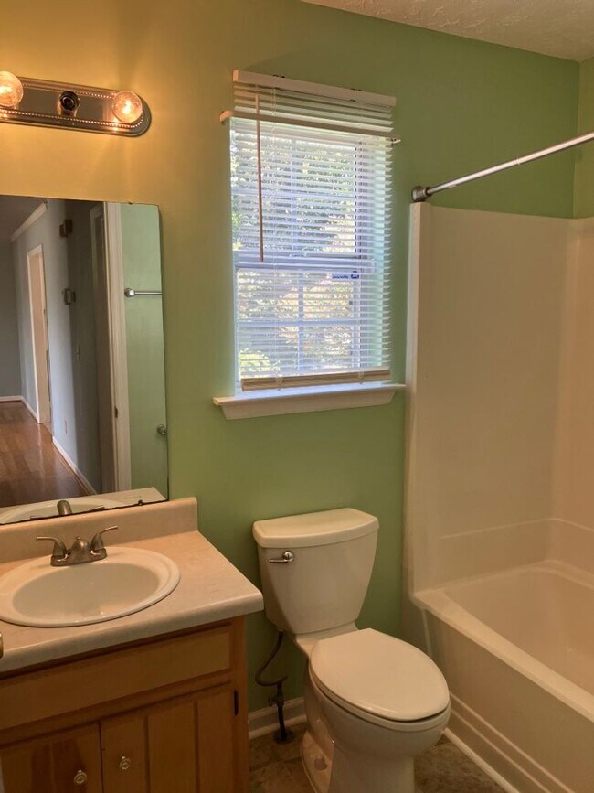 Building Photo - 308 Vernon Traylor Dr