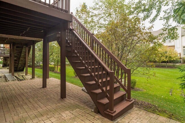 Building Photo - 922 W Chesterfield Ct