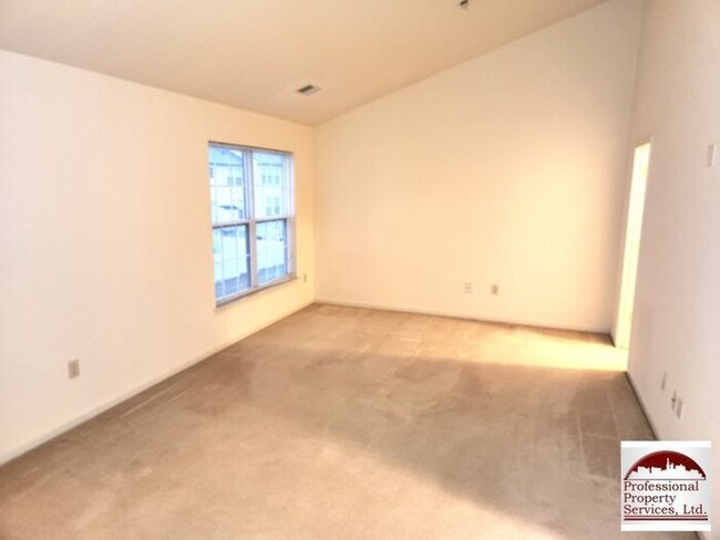 Building Photo - 17807 Farragut Way
