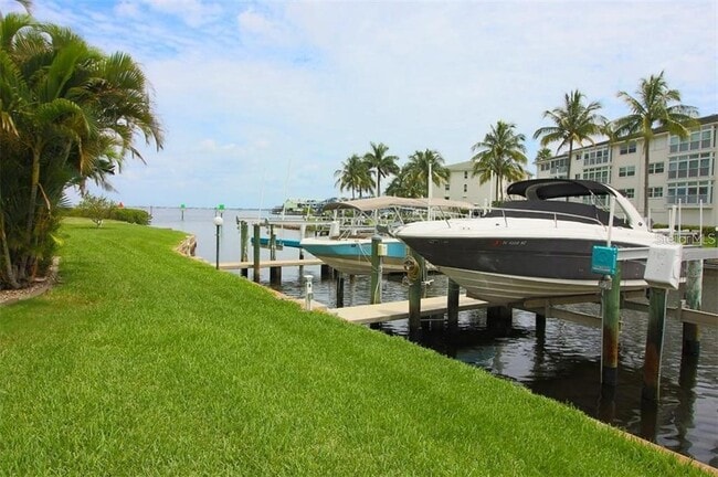 Building Photo - 130 Breakers Ct