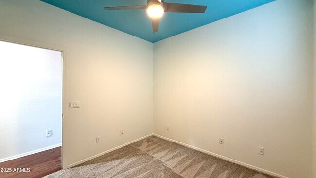 Building Photo - 4927 W Magdalena Ln