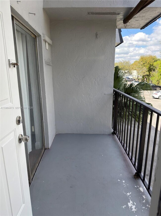 Building Photo - 8009 W 6th Ave