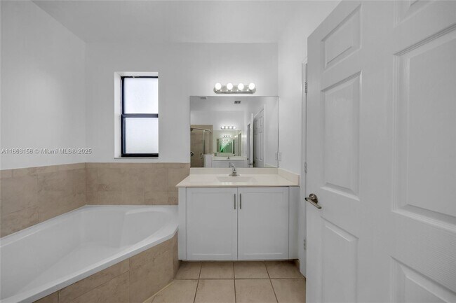 Building Photo - 268 NE 210th Way