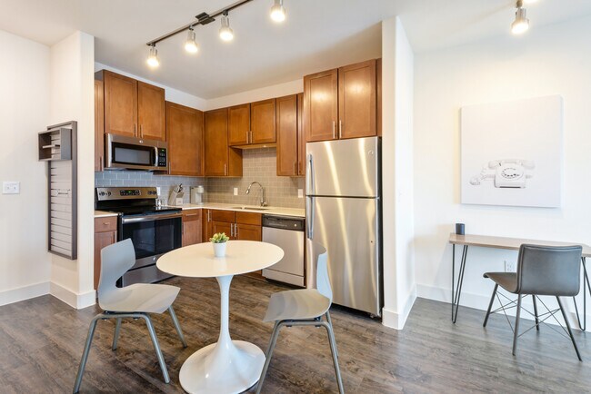 Building Photo - 815 N 52nd St
