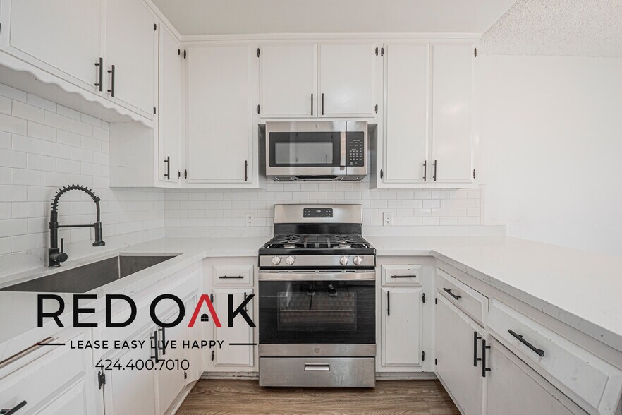 Building Photo - 663 W 13th St