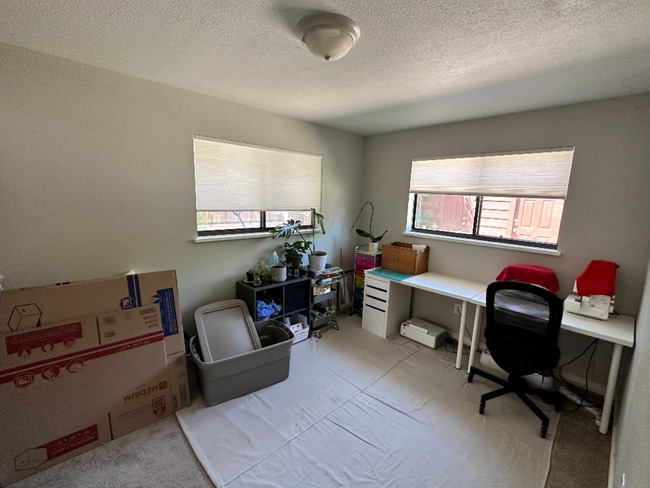 Building Photo - Available December! Cosy duplex in Potter Highlands!