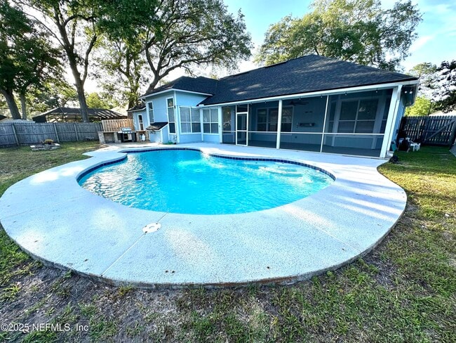 Building Photo - 836 Brookstone Ct