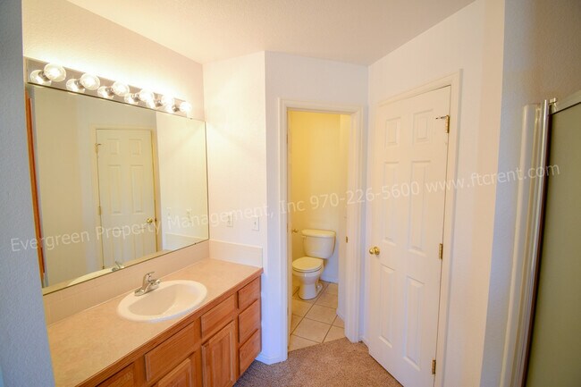 Building Photo - 2 Bedroom, 2.5 bath Townhouse in Pelican Bay, Windsor!