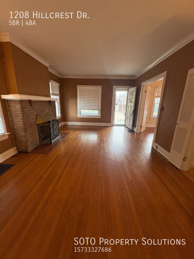 Building Photo - 1208 Hillcrest Dr