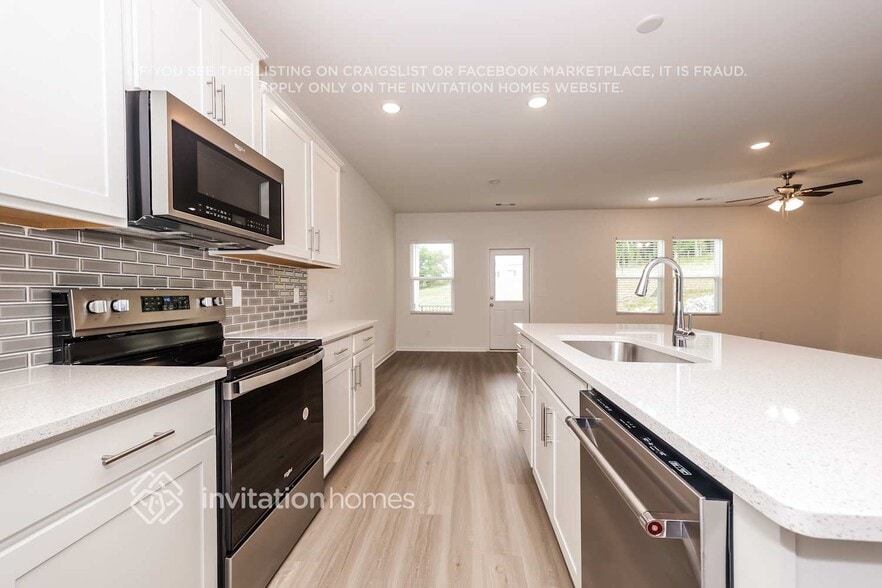 Building Photo - 430 Jet Strm Dr