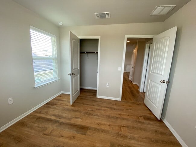 Building Photo - Stylish Southeast Austin Two-Story with Open Living, Modern Kitchen, and Flexible Spaces