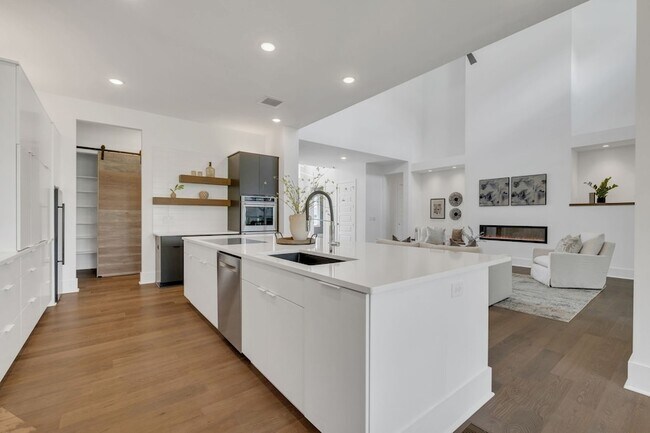 Building Photo - 6409 HIgh Top Ct