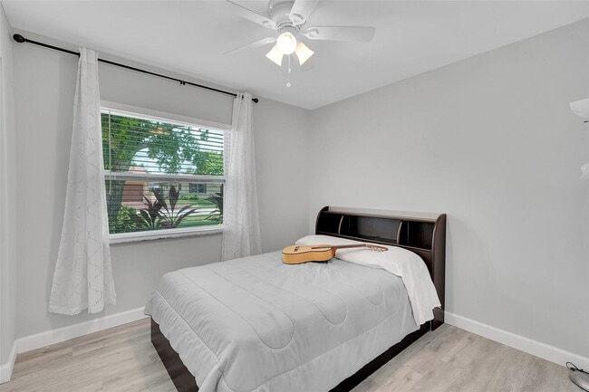 Building Photo - 7506 SW 7th Ct