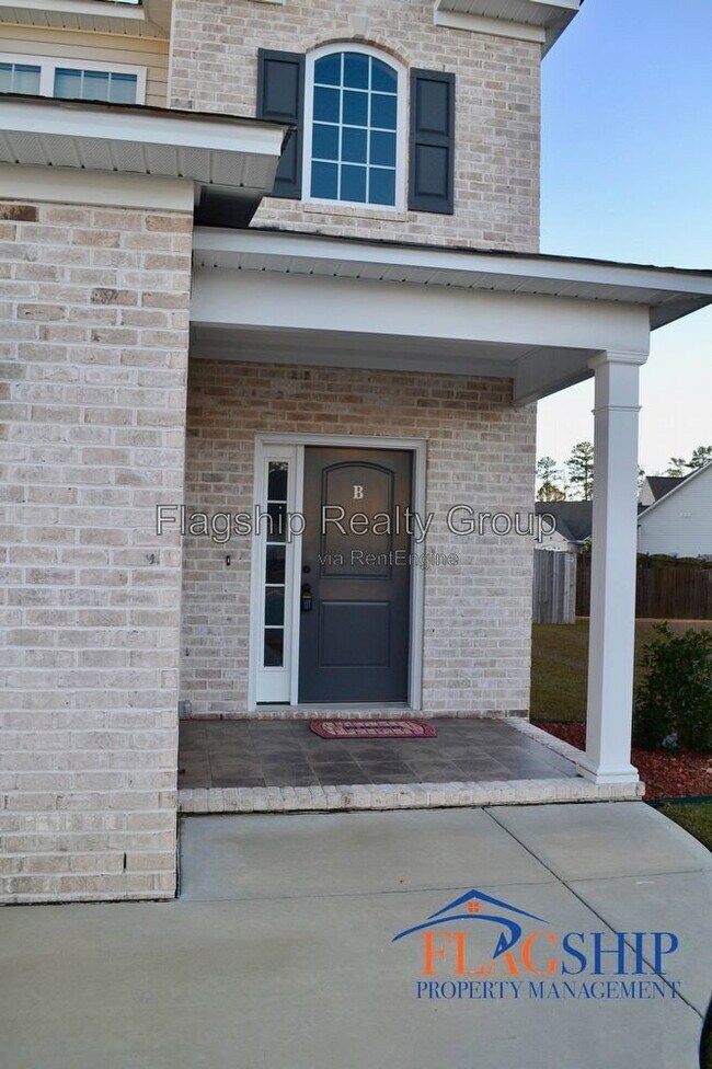Building Photo - 2015 Leighton Dr
