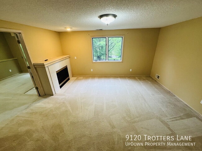 Building Photo - 9120 Trotters Ln