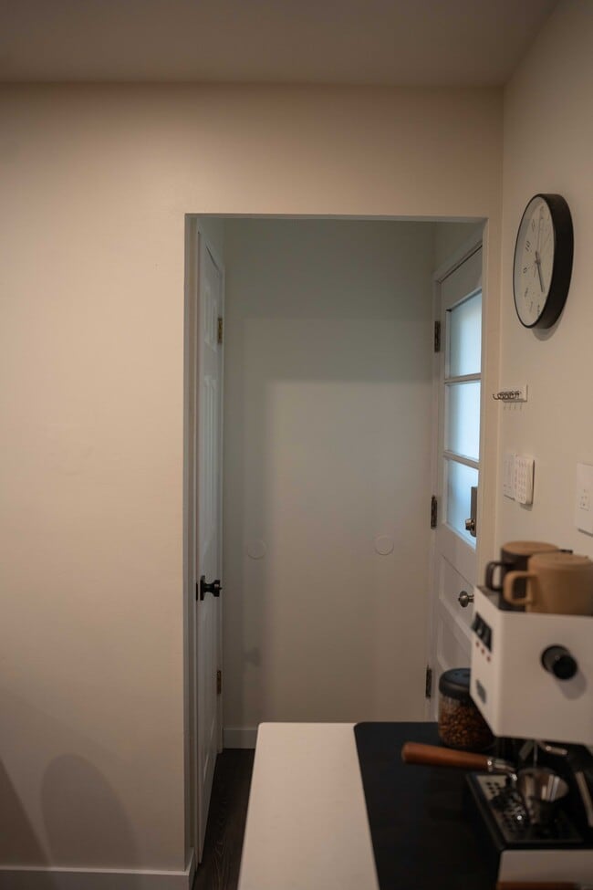 Building Photo - 1900 Mitchell Terrace