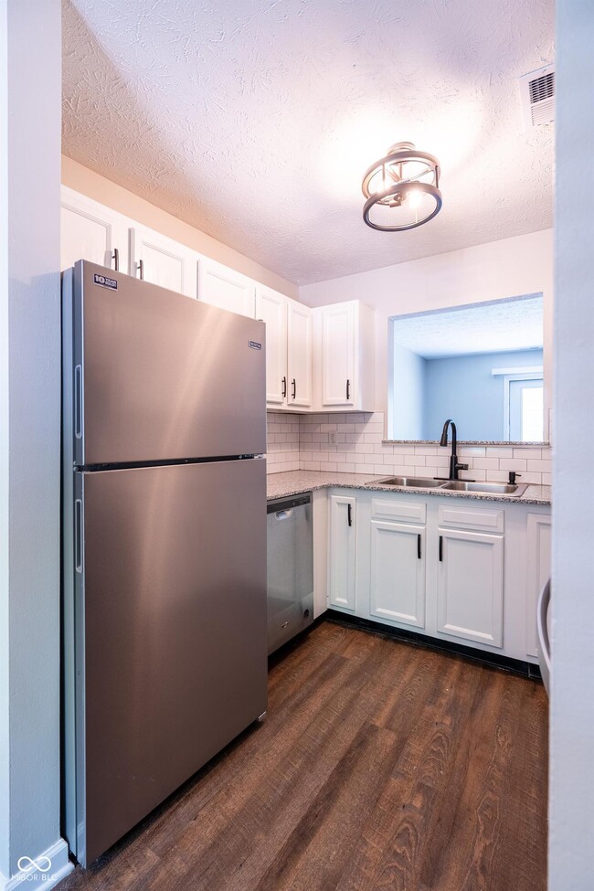 Building Photo - 1360 S Talbott St