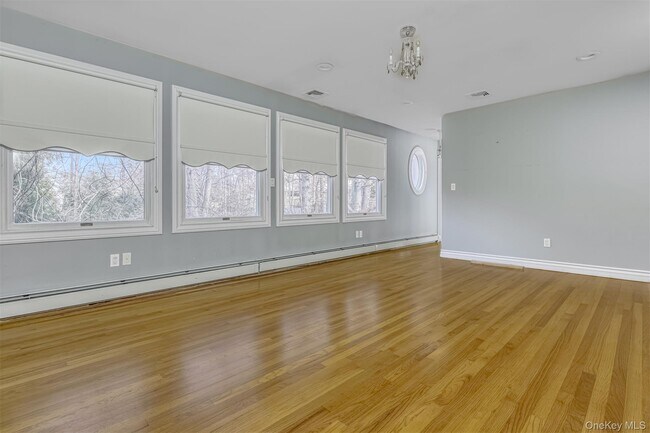 Building Photo - 14 Judith Ln