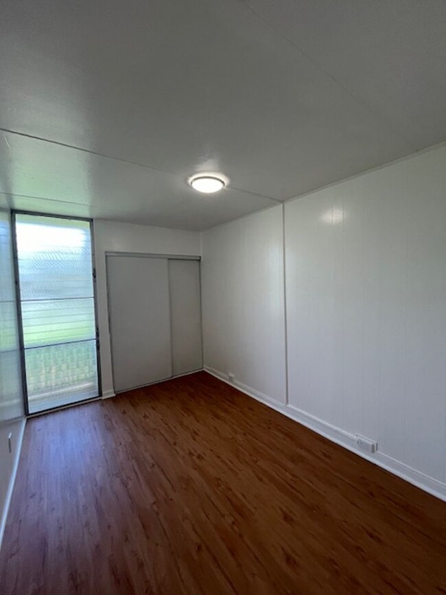 Building Photo - Mililani Town 2 bed/1 bath Apartment