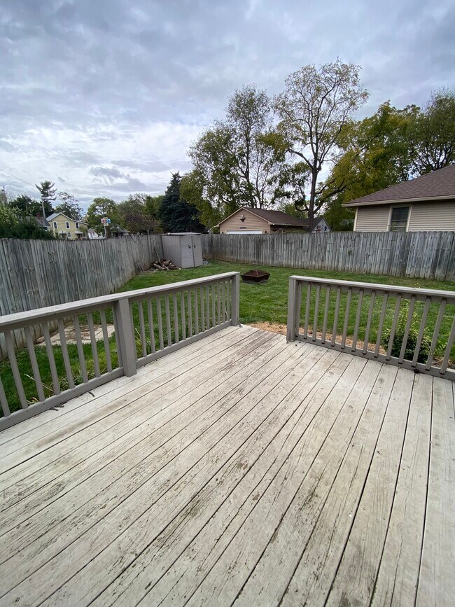 Back Porch - 254 Oak St