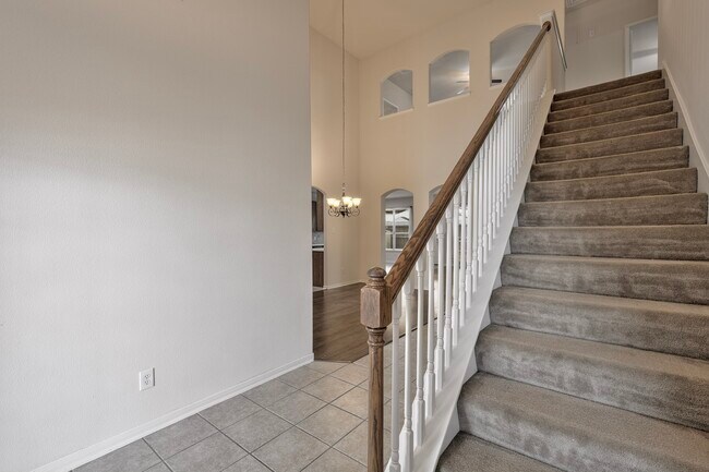 Building Photo - 2107 Auburn Vale St