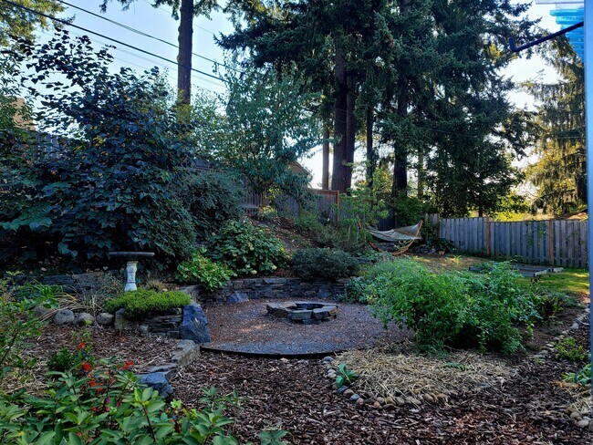 Building Photo - 1110 SE 113th Ave