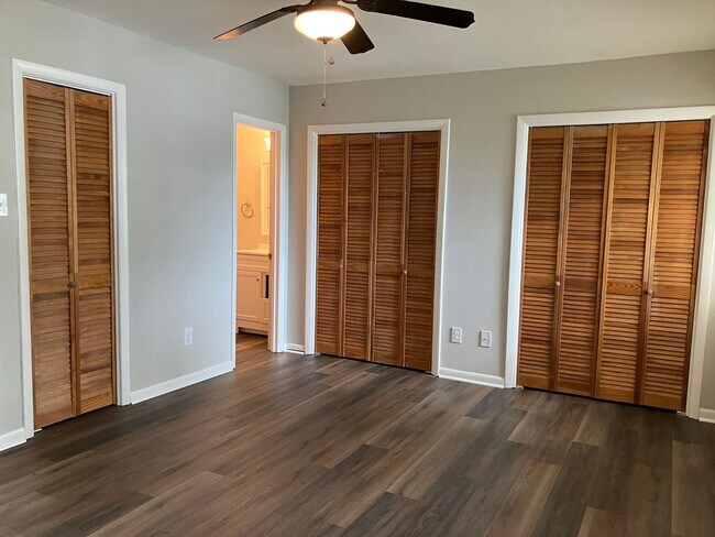 Building Photo - WATERFRONT Two Bed Townhouse in Denver With BOAT SLIP!!