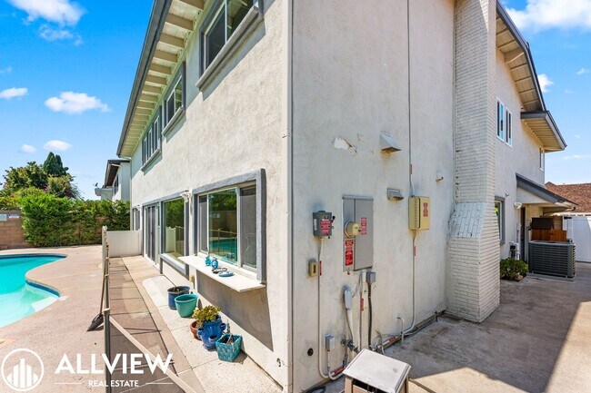 Building Photo - 15182 Chalon Cir