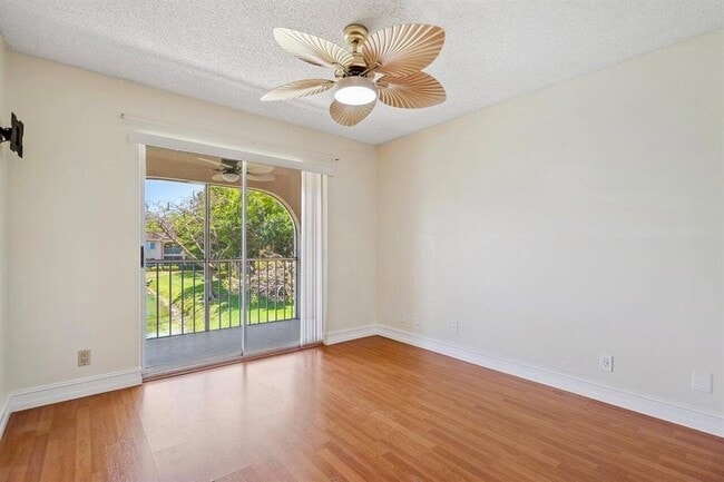 Building Photo - 13770 Oneida Dr