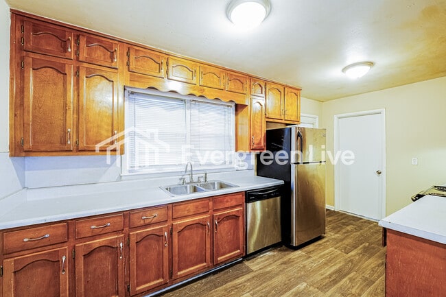 Building Photo - 2633 1st St NE