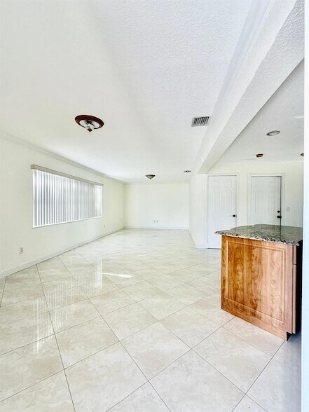 Building Photo - 2594 West End Rd