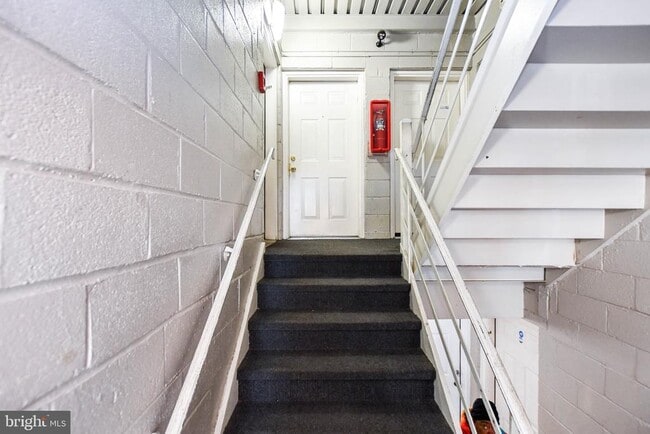 Building Photo - 5005 D St SE