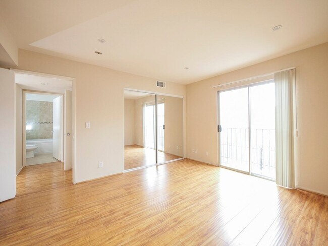 Floorplan - 5317-5311 Denny Ave