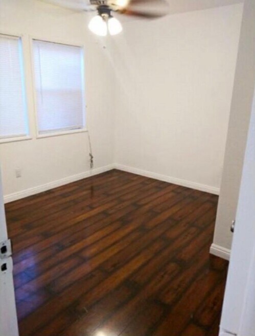 Building Photo - 444 E 91st St