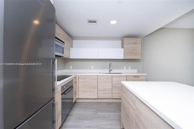 Building Photo - 16385 Biscayne Blvd