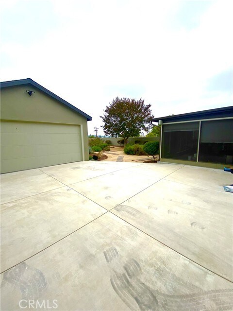 Building Photo - 502 E Bonita Ave