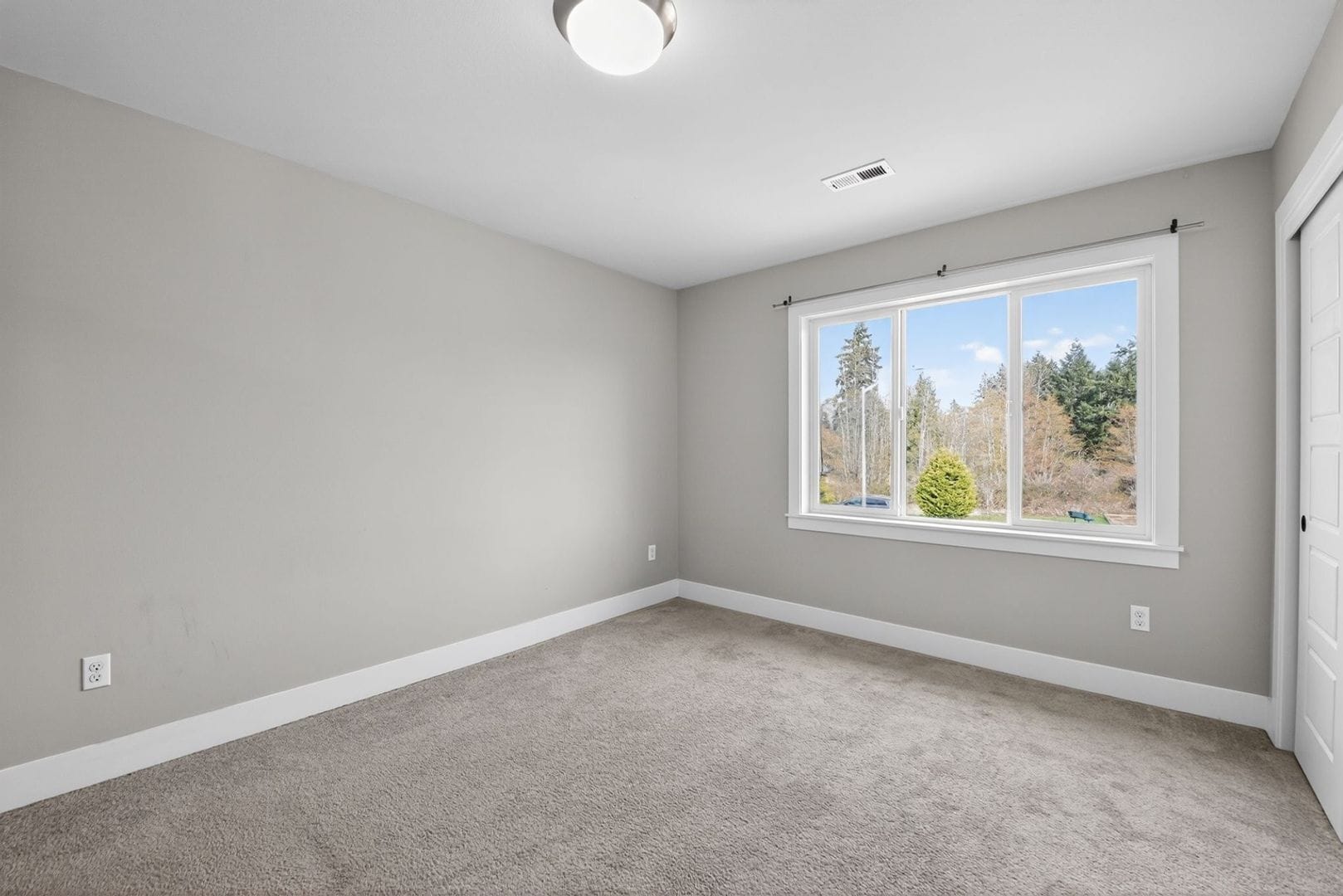 Building Photo - 14210 57th Ave E