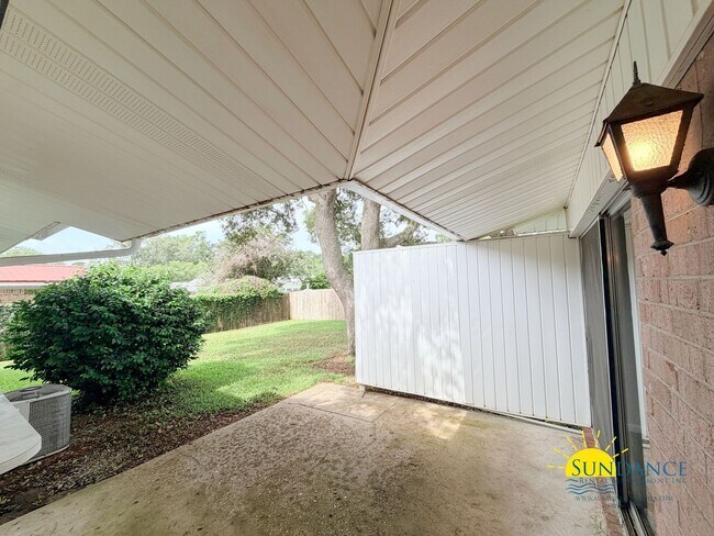Building Photo - 3BR Home in Shalimar Near Eglin AFB!