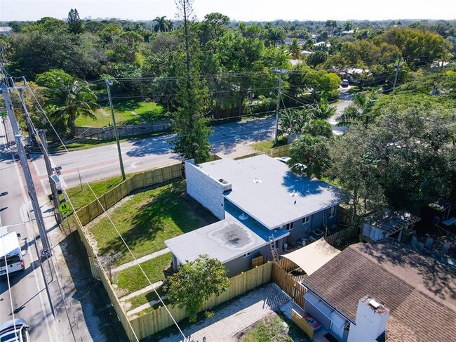 Building Photo - 1500 Davie Blvd