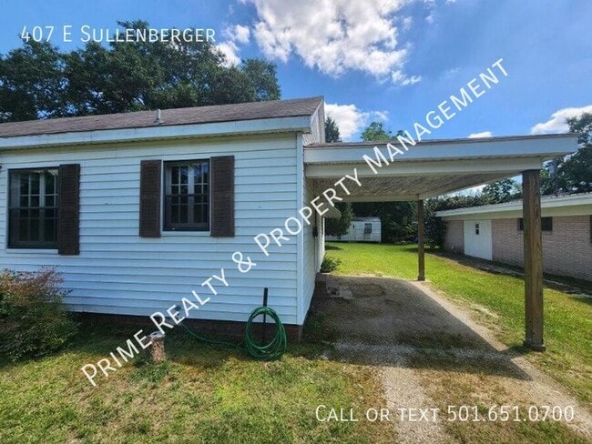 Building Photo - 407 E Sullenberger-