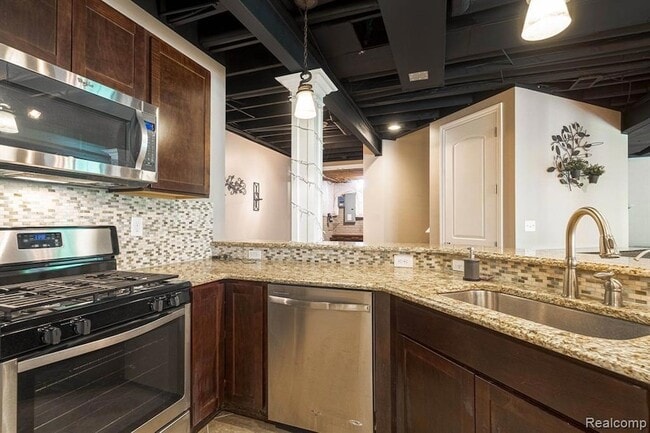 Building Photo - 4906 Stonehenge Dr