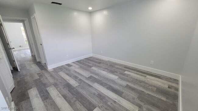 Building Photo - 118 Quail Forest Blvd