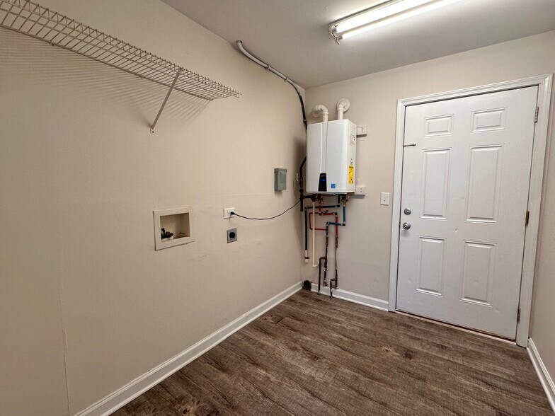 Laundry Room - 2729 Keith Ave