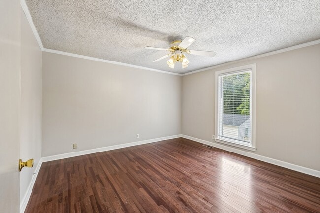 Building Photo - 326 Draper Cir